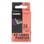 Etikettenrol CASIO XR-24RD1 — zelfklevende etiketten zwart op rood, 2,4 cm × 8 m, 1 rol