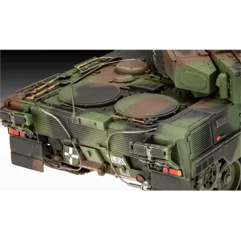 Kunststof model REVELL Leopard 2A7A1 militaire tankbouwpakket (schaal niet aangegeven)