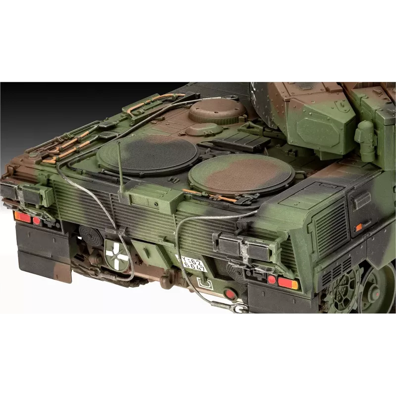 Kunststof model REVELL Leopard 2A7A1 militaire tankbouwpakket (schaal niet aangegeven)
