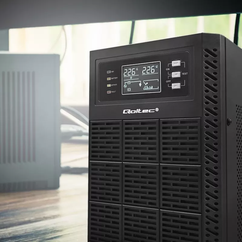 Qoltec 52284 UPS noodstroomvoorziening | 10kVA | 10000W | arbeidsfactor 1,0 | LCD | EPO | USB | online