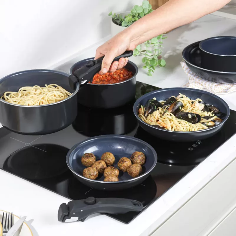 Pannenset Russell Hobbs RH03321EU7 — 8-delig, antiaanbaklaag, vaatwasserbestendig