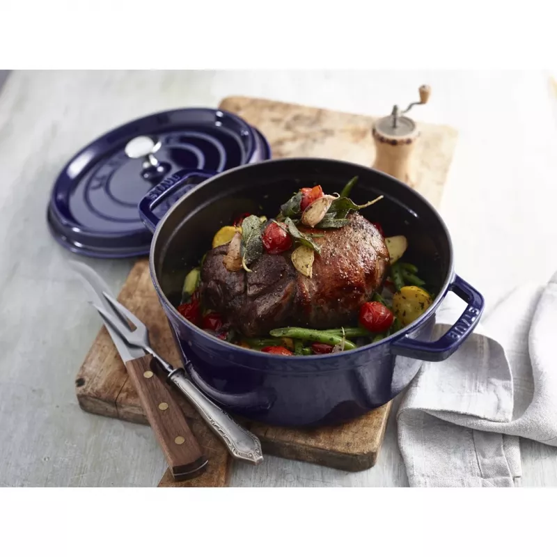 Staub 24 cm ronde gietijzeren cocotte donkerblauw