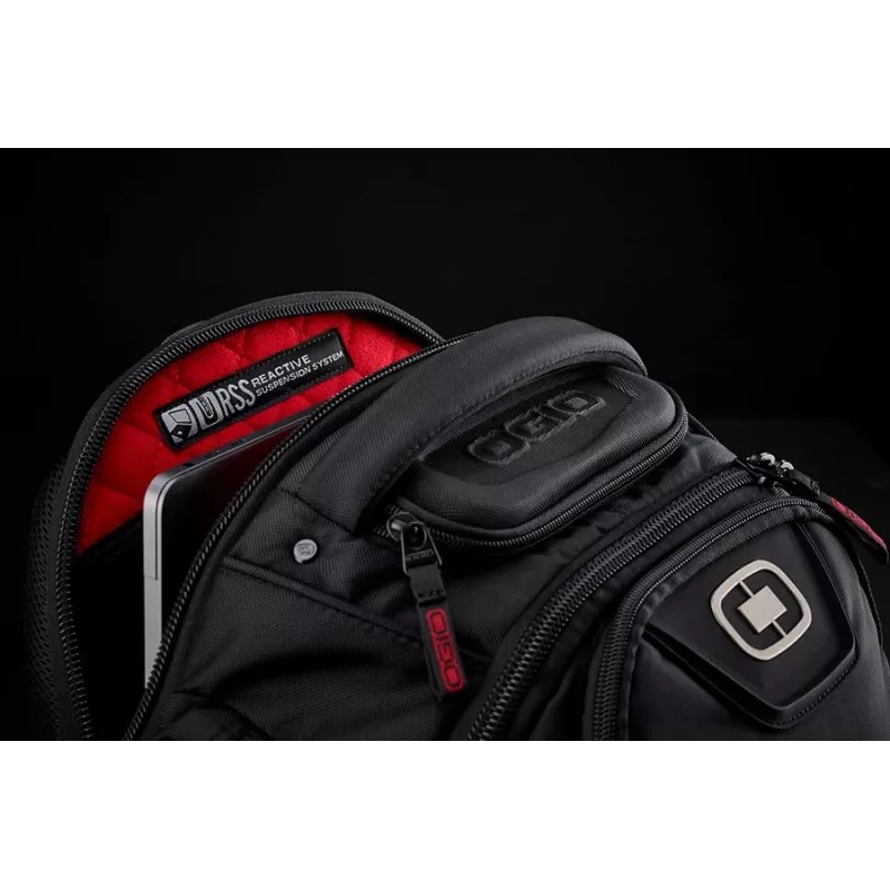 OGIO rugzak RENEGADE RSS BLACK PINDOT P/N: 111071_317
