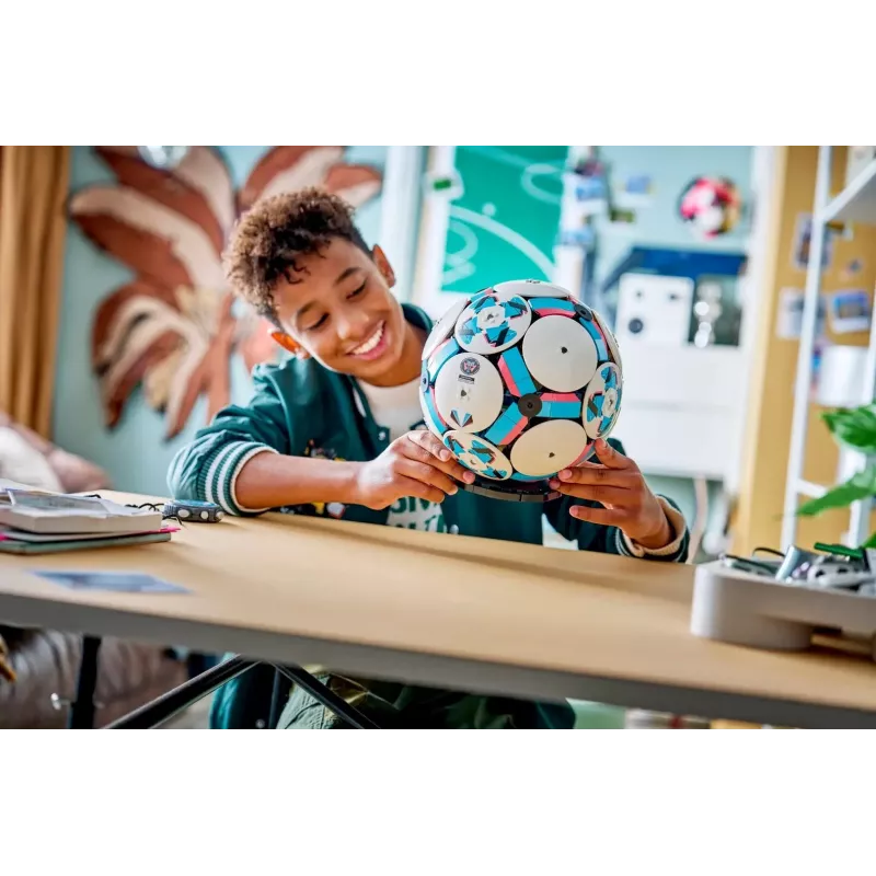 LEGO EDITIONS 43019 Voetbal