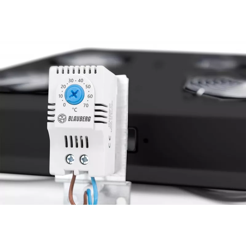 Digitus DN-19 FAN-6-SRV-B product zwart