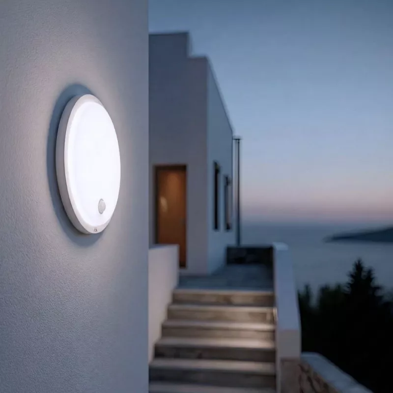 LED-lamp met PIR-sensor MACLEAN MCE525 W — LED-buitenlamp met bewegingssensor