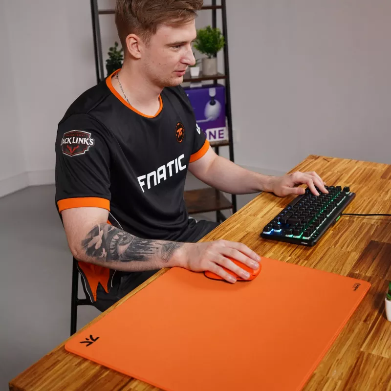 Fnatic DASH2 MAX gaming-muismat oranje