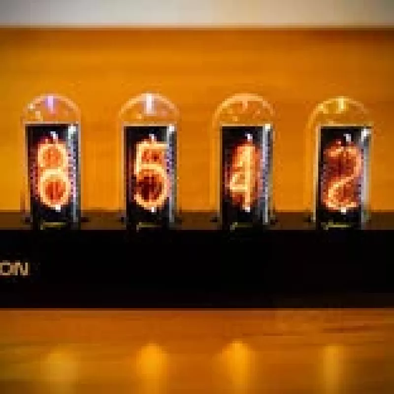 Tafelklok Lamptron DC601 IPS zwart — digitale tafelklok met IPS-display