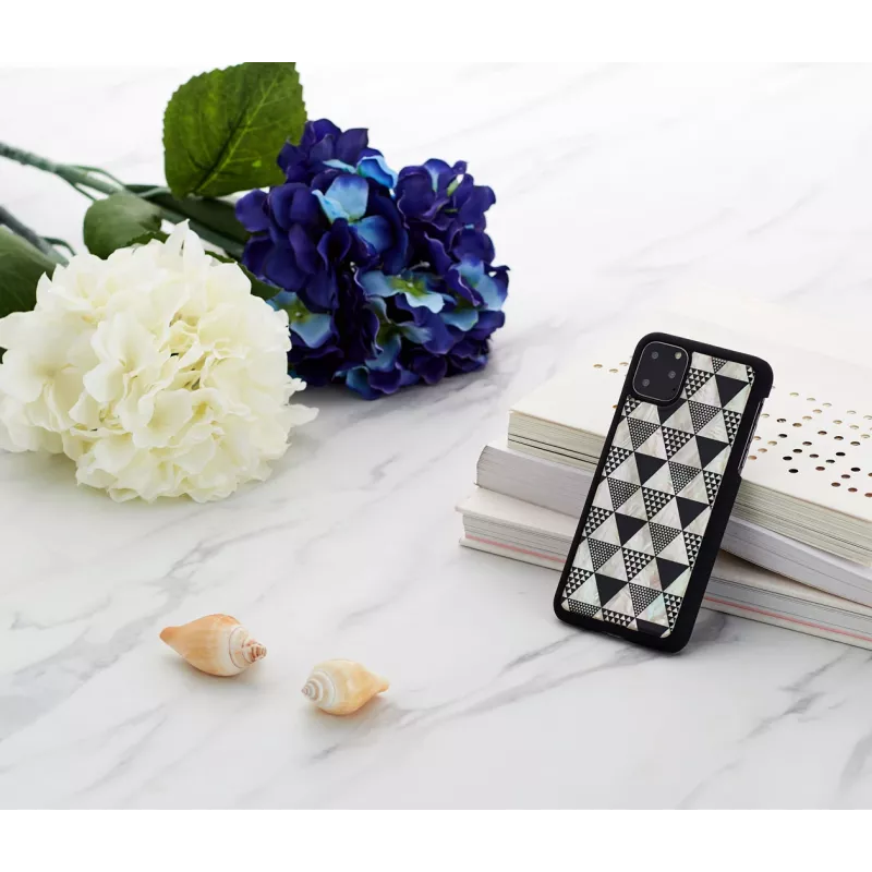Smartphonehoesje iKins voor iPhone 11 Pro Max, zwart piramidedesign, beschermende hardcase
