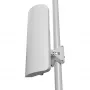Mikrotik mANTBox ax 15s wit Power over Ethernet (PoE)