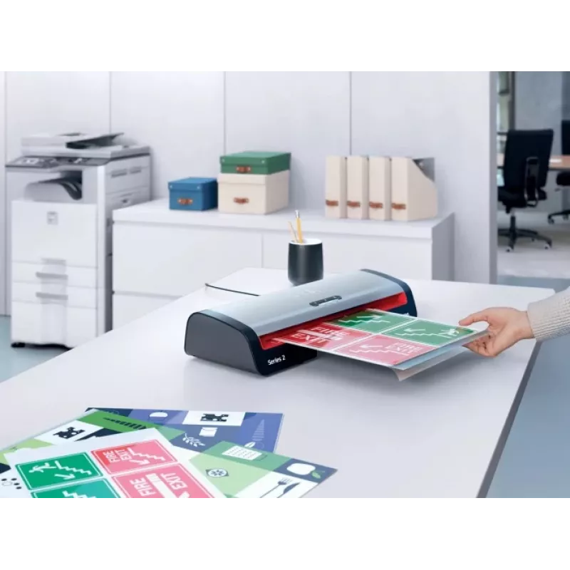 Lamineerapparaat gbc 4410071EU A4 2-rollensysteem voor het lamineren van creditcards en documenten