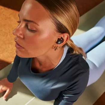 In-ear draadloze hoofdtelefoon Apple Powerbeats Fit — H1-chip, IPX4 waterbestendig, actieve ruisonderdrukking, Dolby Atmos, USB‑C-oplaadcase, 30 uur afspelen
