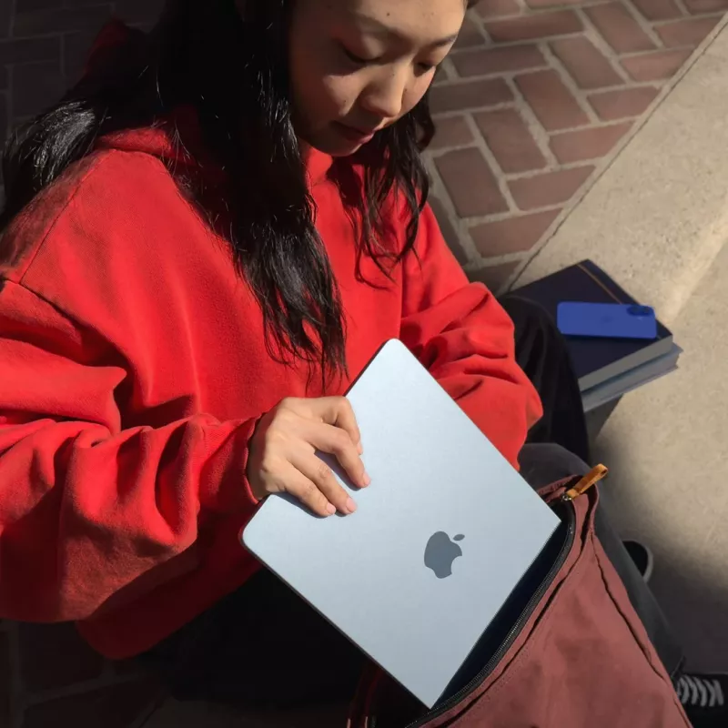Apple MacBook Air 13 inch: M4 chip met 10-core CPU en 10-core GPU, 24 GB, 512 GB SSD – Starlight