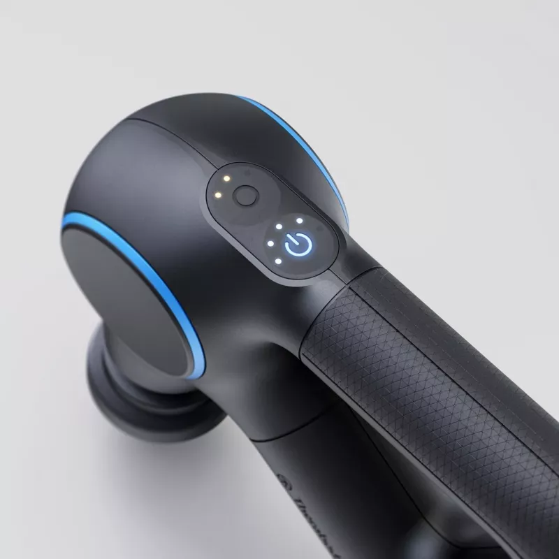 Therabody Theragun Prime Plus massageapparaat borst, hand, benen zwart, blauw