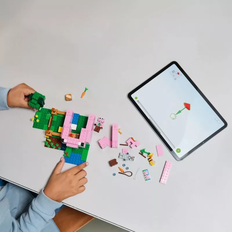 LEGO MINECRAFT 21268 Het baby-varkenshuis
