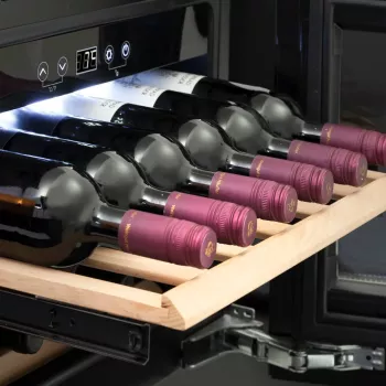 Inbouw wijnkoelkast Caso WineDeluxe E 18 — 18 flessen, hoogte 46 cm, zwart, energieklasse G