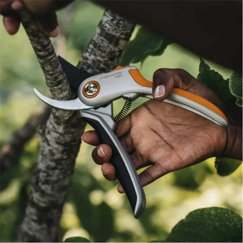 Fiskars 1057168 Plus Metal tuinschaar bypass (1057168)