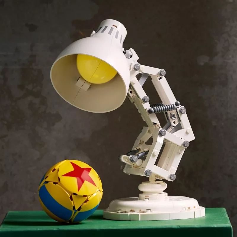 Constructiespeelgoed LEGO Ideas model 21357 — Luxo Jr., 613 onderdelen, 290×140×110 mm