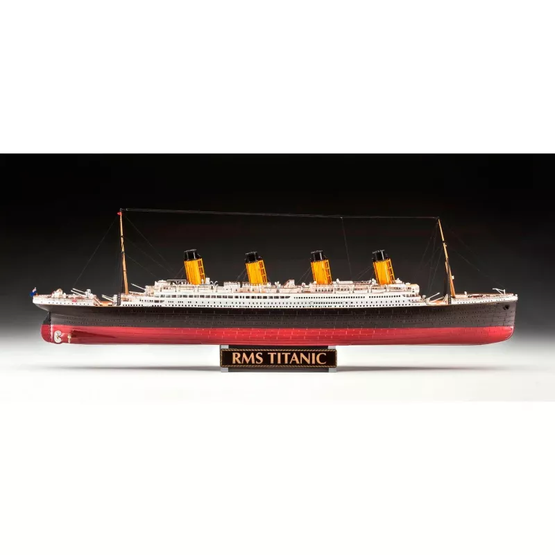 Rv05715 - Revell -1:400 - geschenkset - 100 jaar Titanic (speciale uitgave)