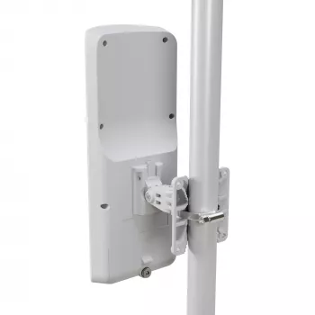 Mikrotik mANTBox ax 15s wit Power over Ethernet (PoE)