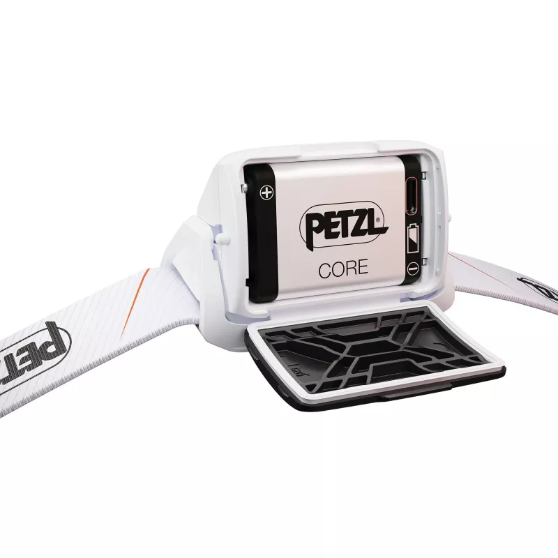 Hoofdlamp Petzl TIKKA CORE 450 lm wit — oplaadbare hoofdlamp, compacte handsfree verlichting