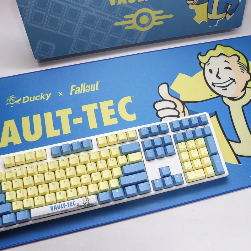 Ducky x Fallout Vault-Tec Limited Edition One 3 gaming-toetsenbord + muismat - MX-rood (US)