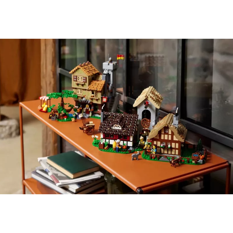 LEGO ICONS 10332 Middeleeuwse Marktplaats