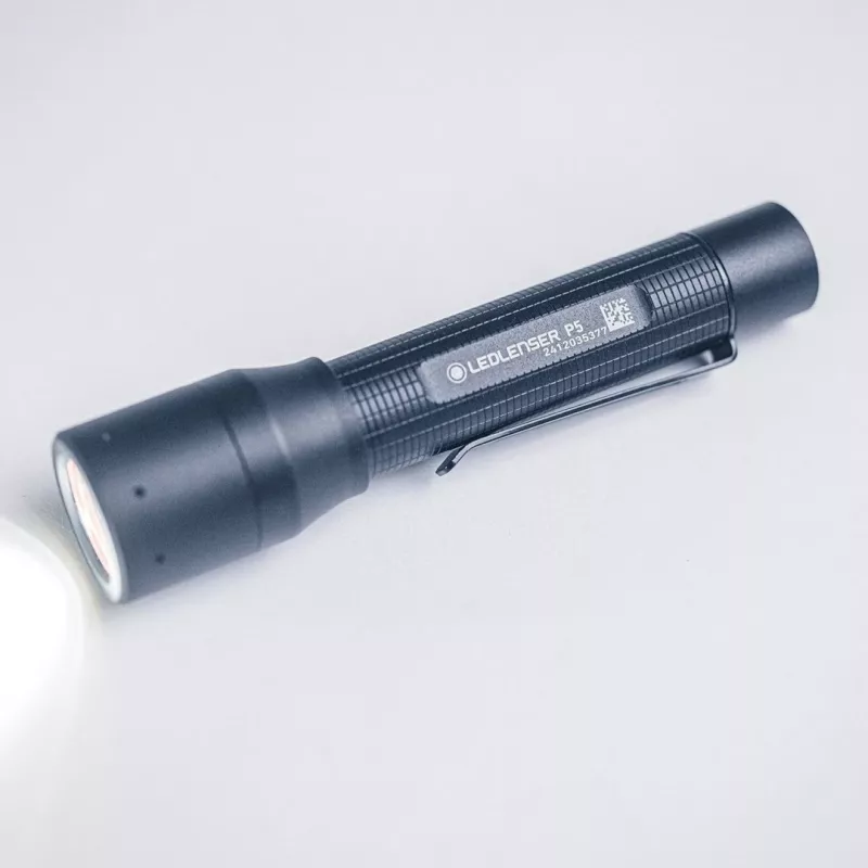 Ledlenser P5 LED-zaklamp met clip, zwart