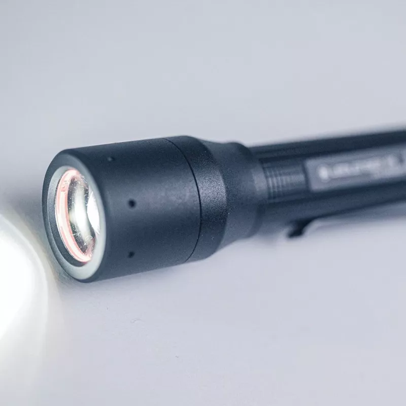 Ledlenser P5 LED-zaklamp met clip, zwart