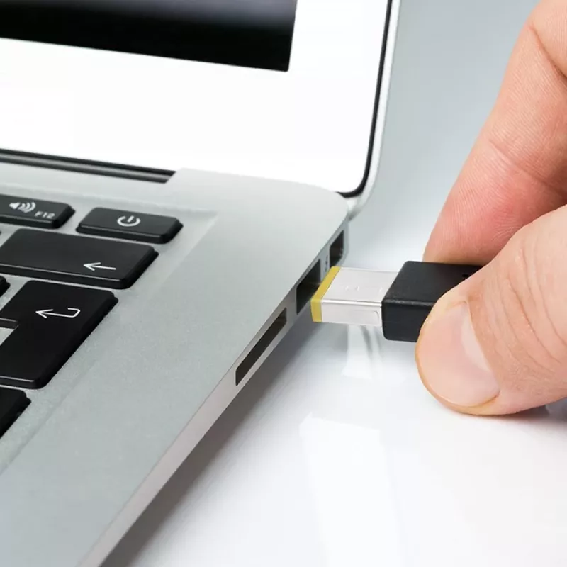 Voeding QOLTEC 51556 voor binnen 65 W voor Lenovo-laptops, 20 V 3,25 A, zwart