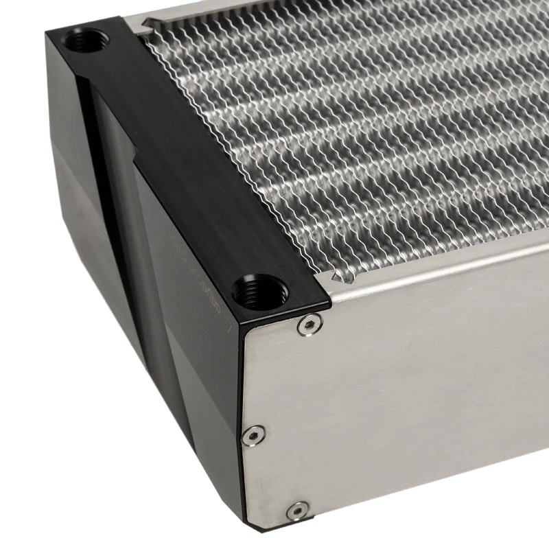 Radiatorblok Aqua-Computer 33706 — aluminium/koper/rvs, 320×140×73 mm, grijs/zilver
