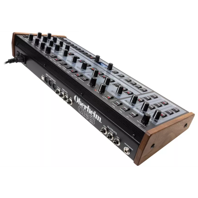 Oberheim OB-X8 analoge polyfone desktopsynthesizer