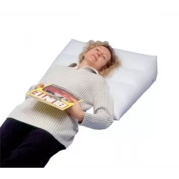 Opblaasbaar kussen SUNDO 43721 orthopedisch driehoekkussen 100 mm hoogte 600×600 mm voor been- en rugsteun