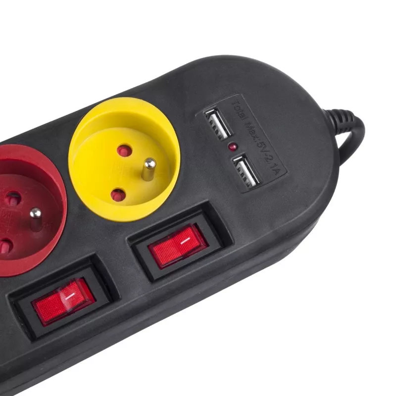 Stekkerdoos MACLEAN MCE229B — 4 AC-stopcontacten, 2× USB-A, 1,5 m kabel, 10 A, type F, binnen, zwart