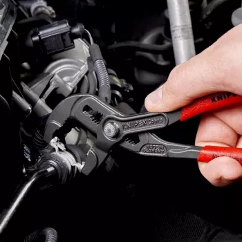 Knipex 85 51 180 A tang