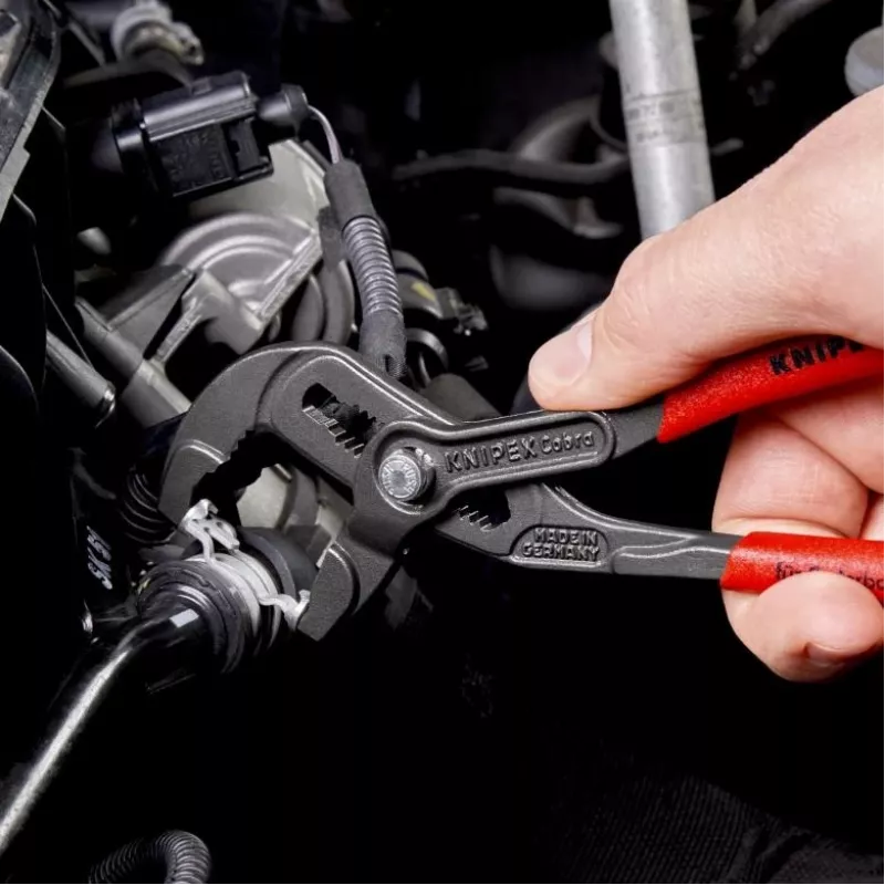 Knipex 85 51 180 A tang