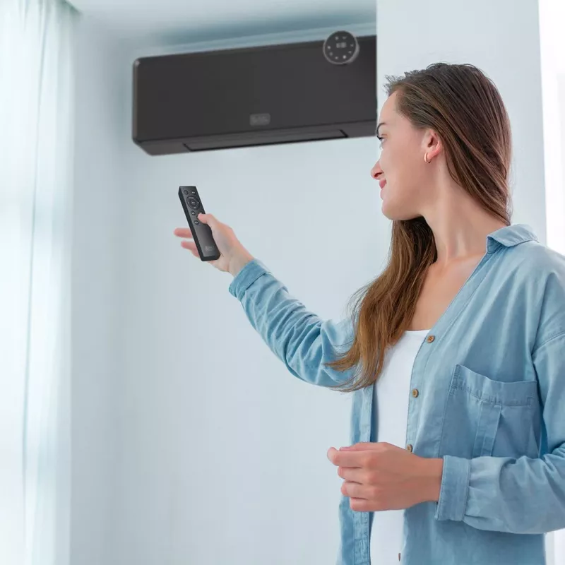 Wandkachel Black & Decker BXWSH2001E 2000W, instelbare thermostaat, IP22, LED-display, afstandsbediening, wandmontage