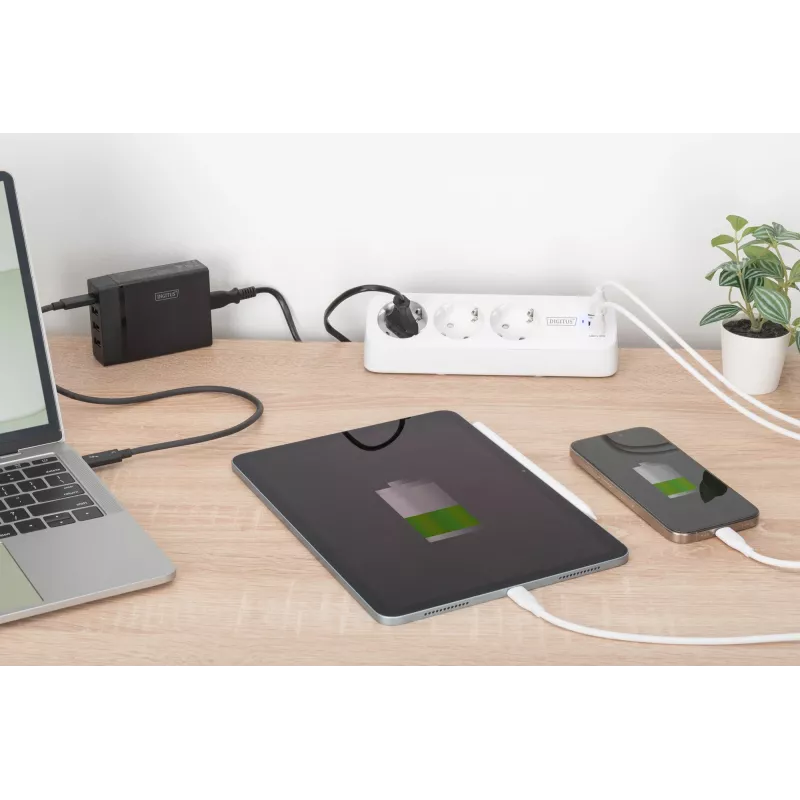 Meervoudig stopcontact DIGITUS 3-voudig met 2×USB-A en 1×USB-C, 3 AC-stopcontacten type E/F, 1,5 m kabel, wit