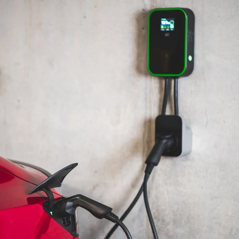 GREEN CELL WALLBOX EV POWERBOX 22KW MET STOPCONTACT & RFID