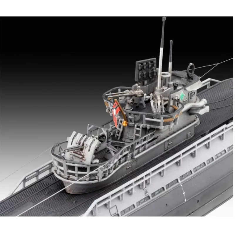 Plastic model German Submarine T.IX C/40 1/144