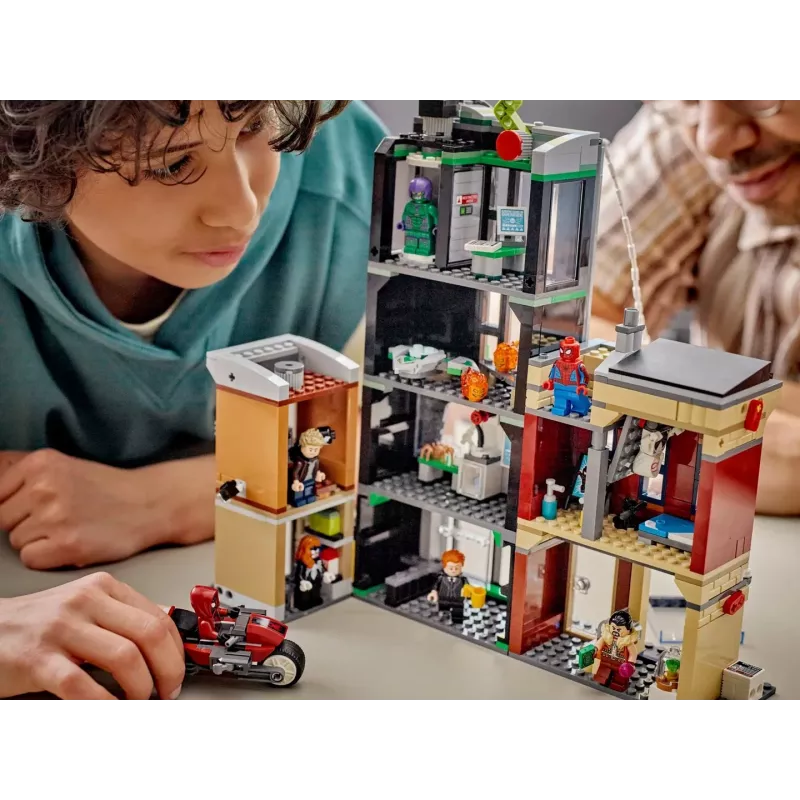 LEGO Marvel Set 76324 Spider-Man vs. Oscorp, 808 onderdelen, 8 minifiguren, vanaf 10 jaar