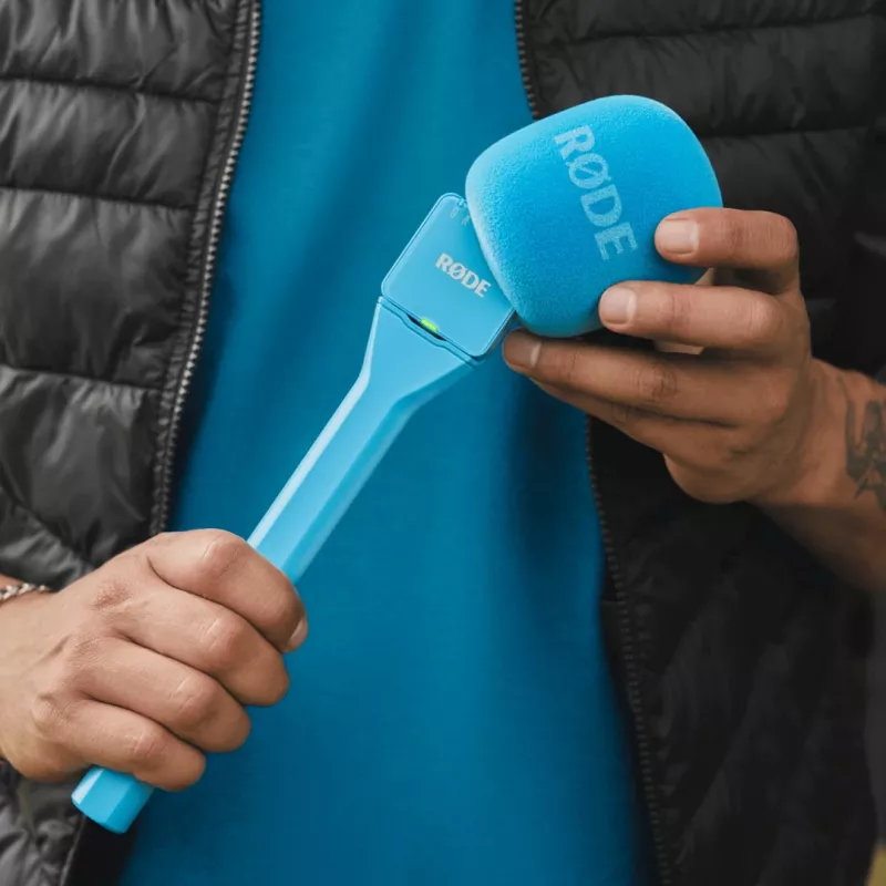 Interview GO microfoon van Rode — compacte handmicrofoon voor interviews, blauw