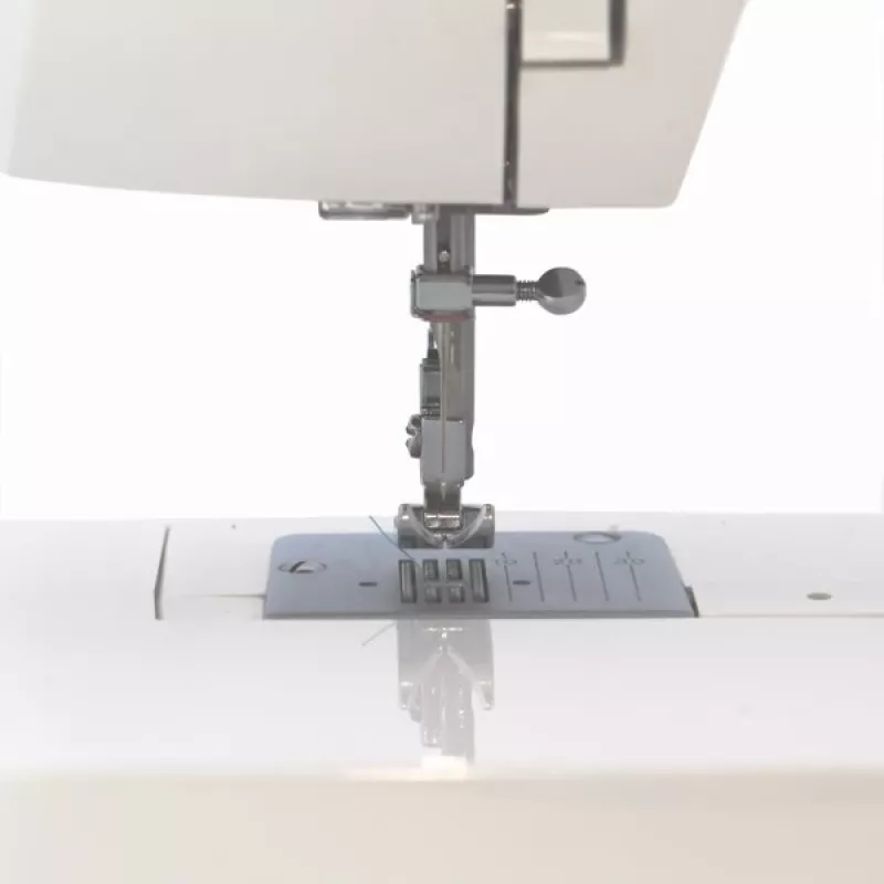 Mechanische naaimachine Łucznik EWA II 2014