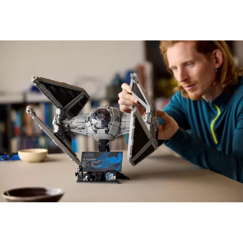 LEGO Star Wars TIE Interceptor model 75382 — gedetailleerde sterrenjager bouwset, 1931 onderdelen, 18+