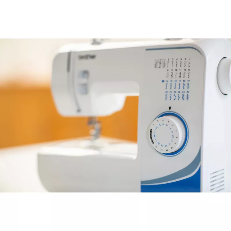 Brother RL425 naaimachine