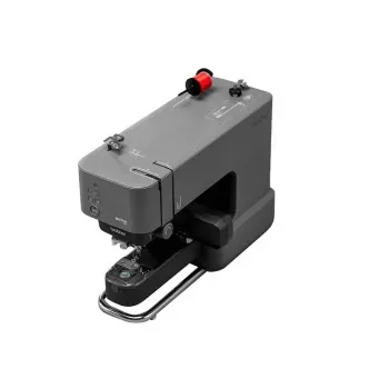 Borduurmachine Brother PP1 APR24 met 24 ingebouwde ontwerpen en USB-connectiviteit