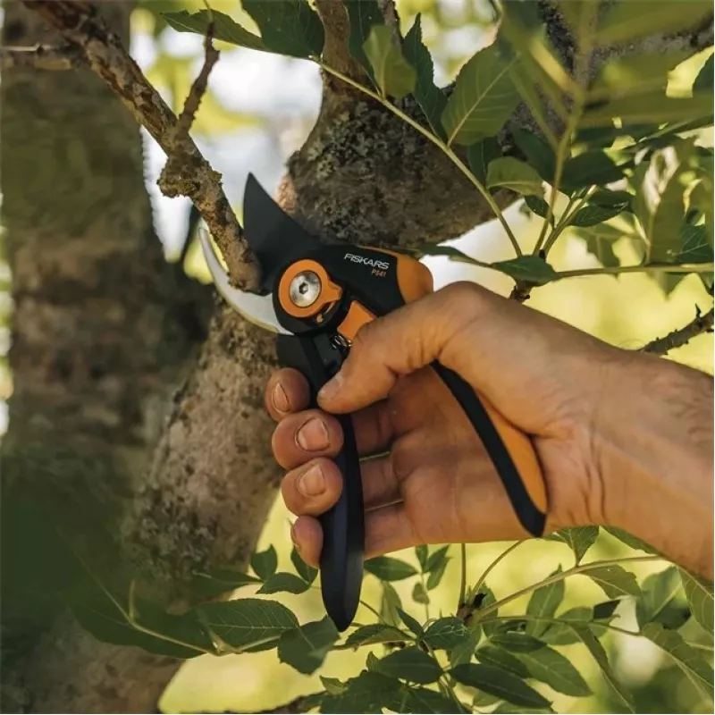 Fiskars Plus SmartFit P541 tuinsnoeischaar bypass zwart, oranje