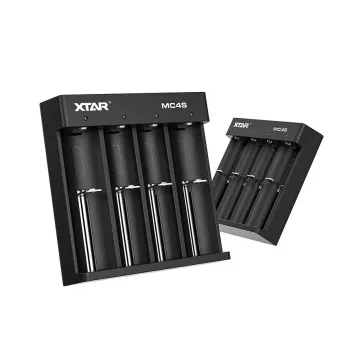 XTAR MC4S 4-slot desktop-oplader voor cilindrische Li-ion 18650 en NiMH (A/AA/AAA/AAAA/C/D), 1 A uitgang, 5 V ingang, zwart