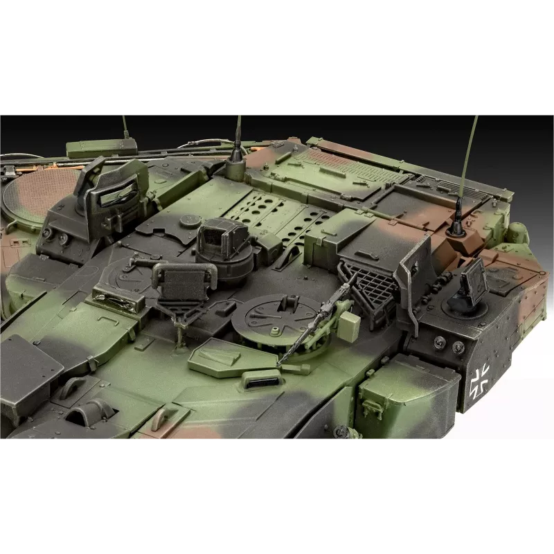 Kunststof model REVELL Leopard 2A7A1 militaire tankbouwpakket (schaal niet aangegeven)