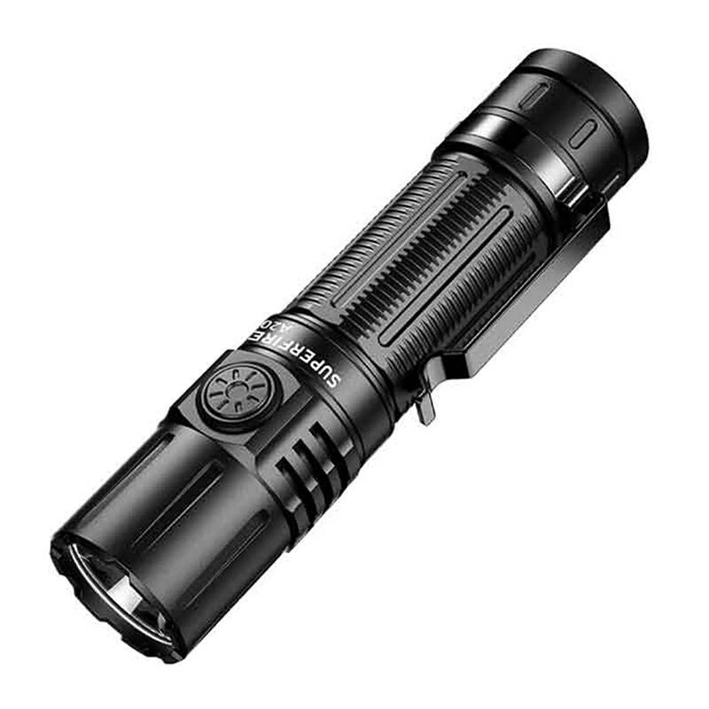 LED-handzaklamp Superfire A20 — 1700 lm vermogen, 300 m lichtbereik